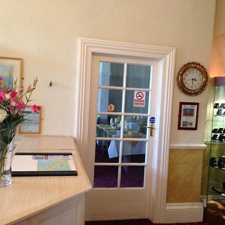Grand Ash Hotel Llandudno Bagian luar foto