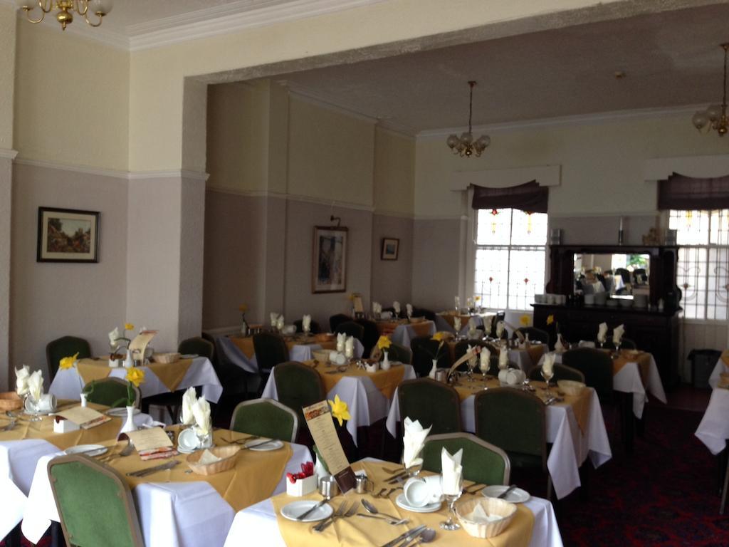 Grand Ash Hotel Llandudno Bagian luar foto