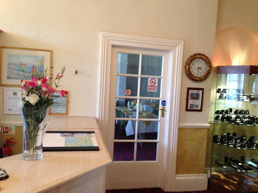 Grand Ash Hotel Llandudno Bagian luar foto
