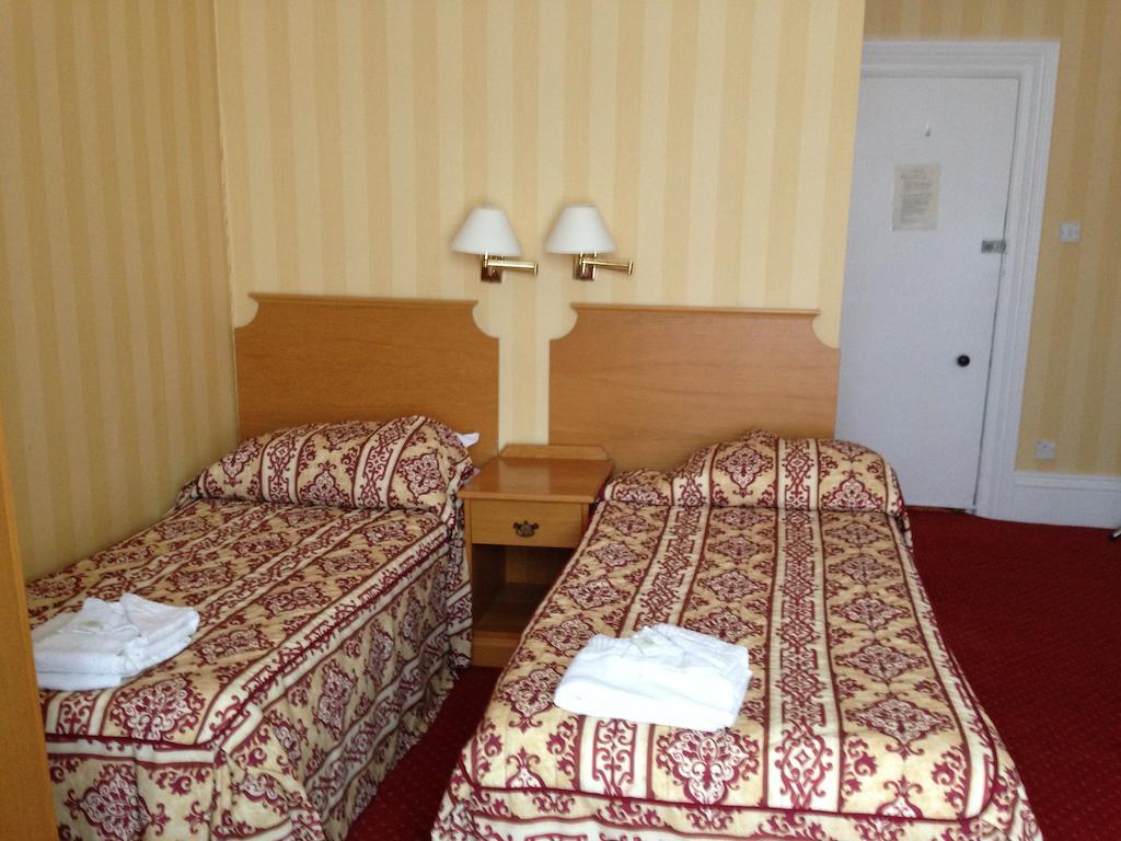 Grand Ash Hotel Llandudno Bagian luar foto