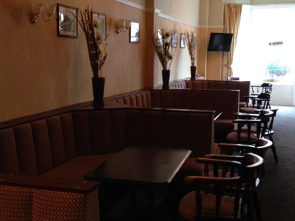 Grand Ash Hotel Llandudno Bagian luar foto