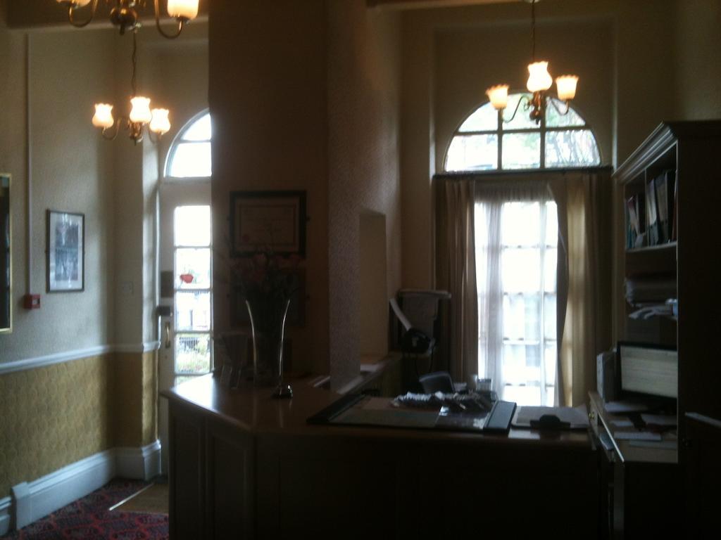 Grand Ash Hotel Llandudno Bagian luar foto