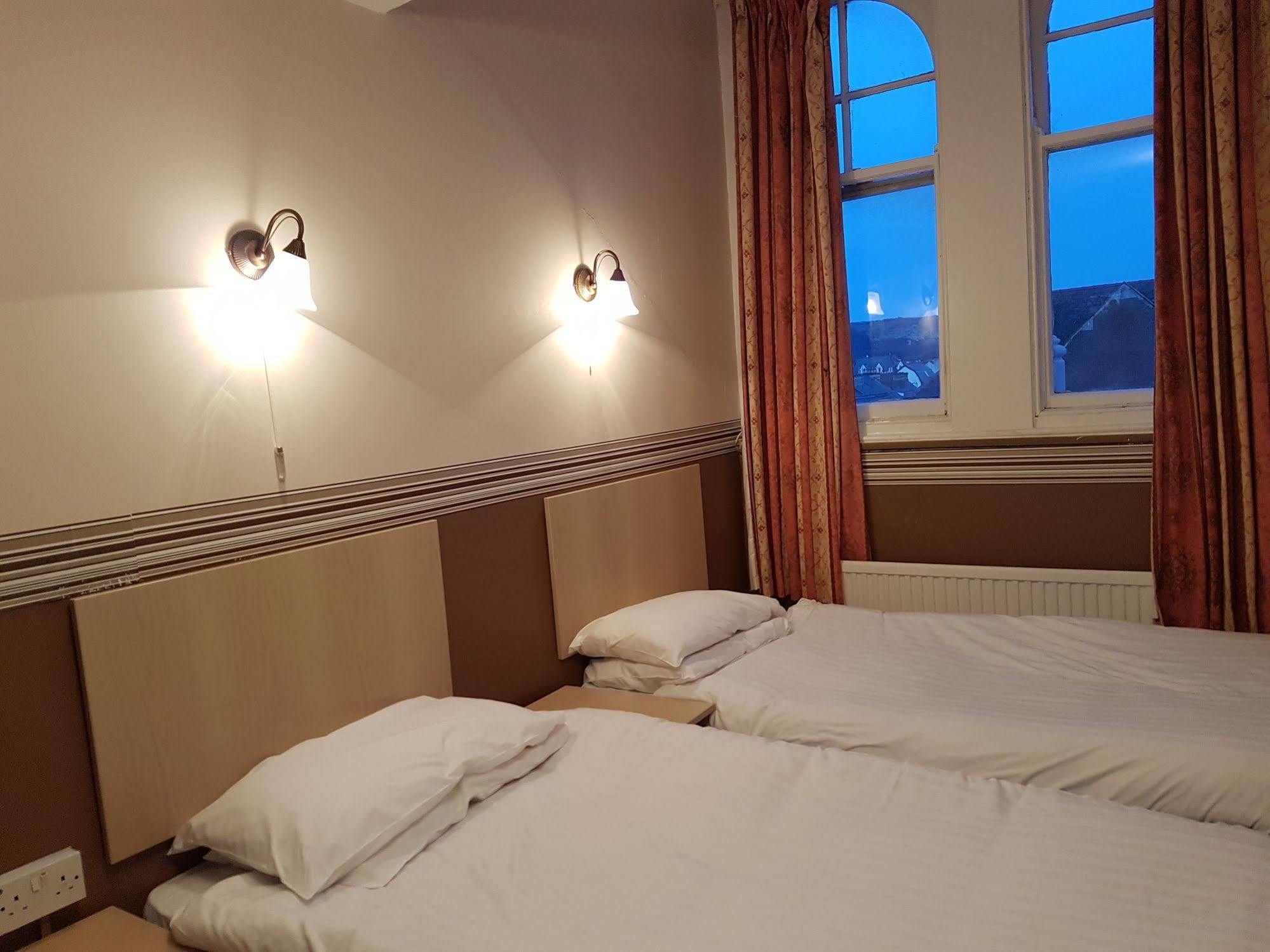 Grand Ash Hotel Llandudno Bagian luar foto