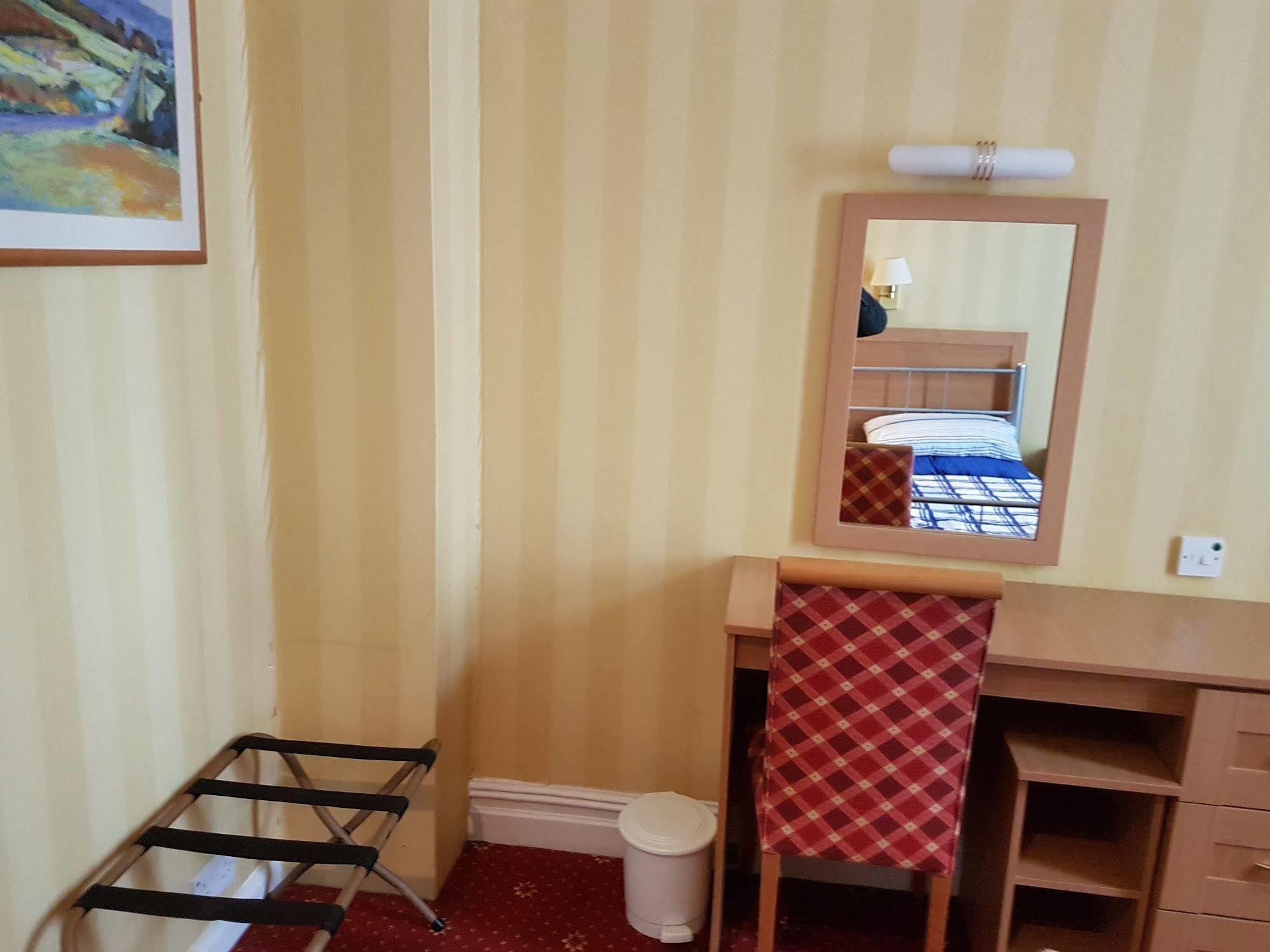 Grand Ash Hotel Llandudno Bagian luar foto