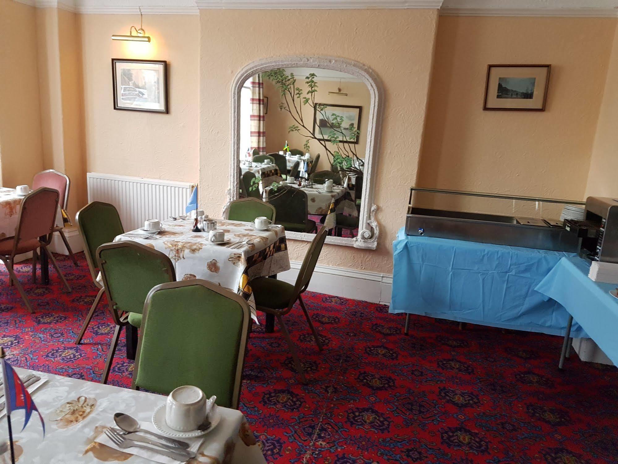 Grand Ash Hotel Llandudno Bagian luar foto